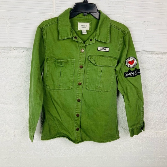 Forever 21 Tops - Forever 21 Light Green cotton Party cat Patchwork structure shirt size small